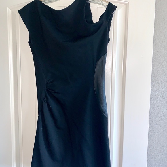 Liakes Black Off shoulder Dress - Picture 3 of 5